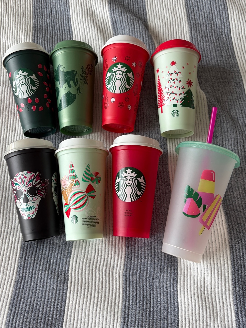 Plastic Starbucks tumbler bundle